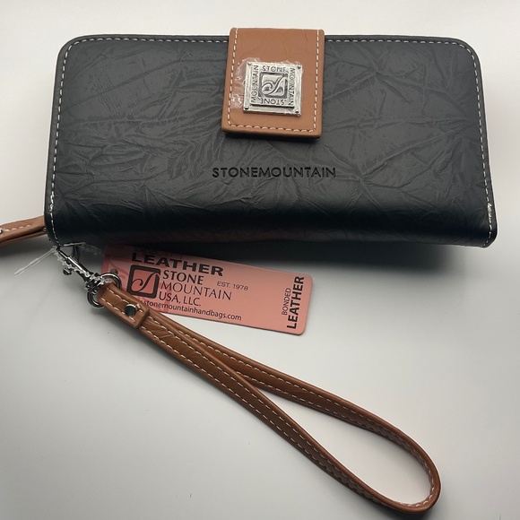 Stone Mountain Black and Tan Leather Wallet - NWT - Picture 1 of 10